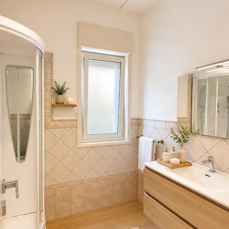 Bed & Breakfast La Dimora Dei Mille 3*